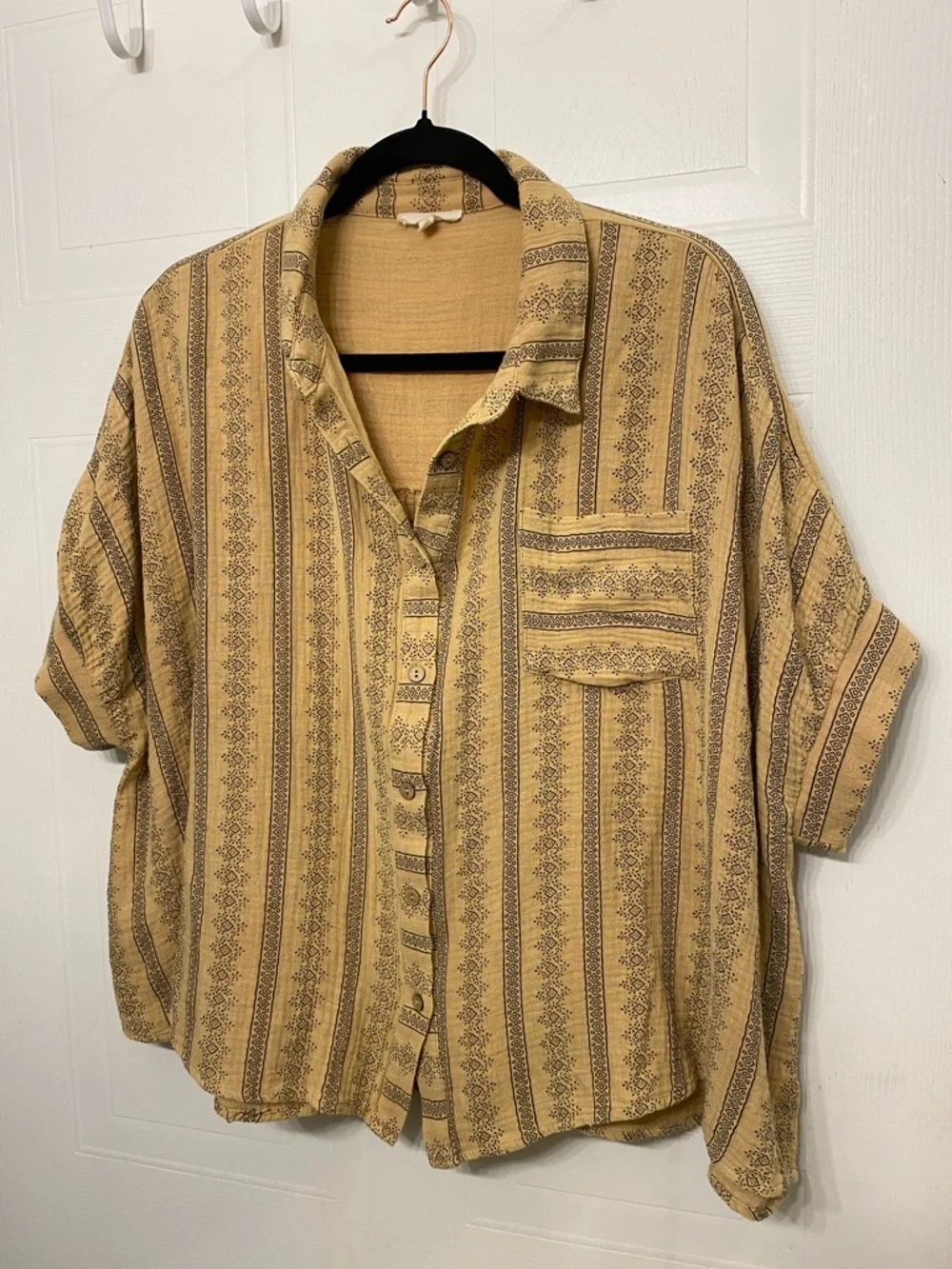 easel Tan Boho Patterned flowy Button-Front Top Oversized - Picture 4 of 6